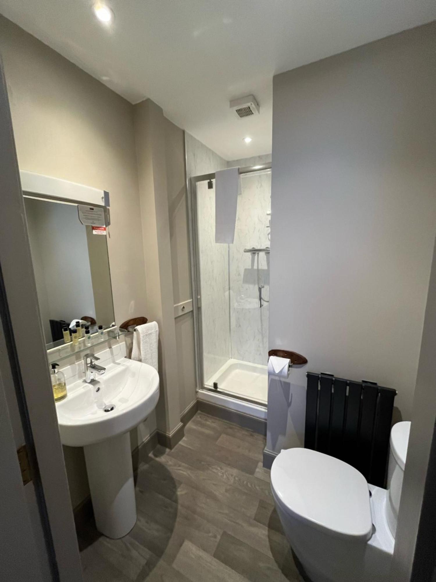 The Globe Inn Aberdeen Bagian luar foto