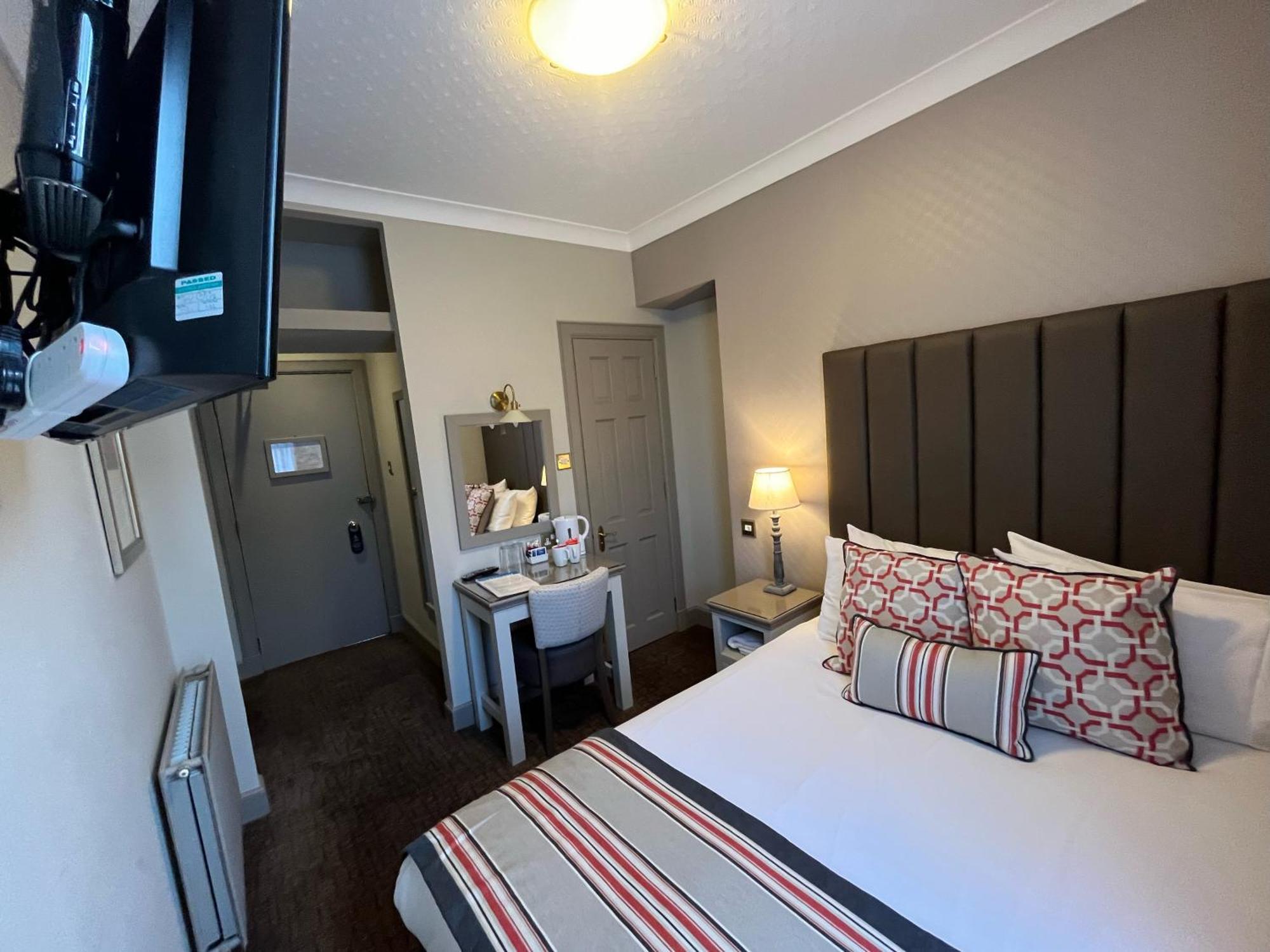 The Globe Inn Aberdeen Bagian luar foto