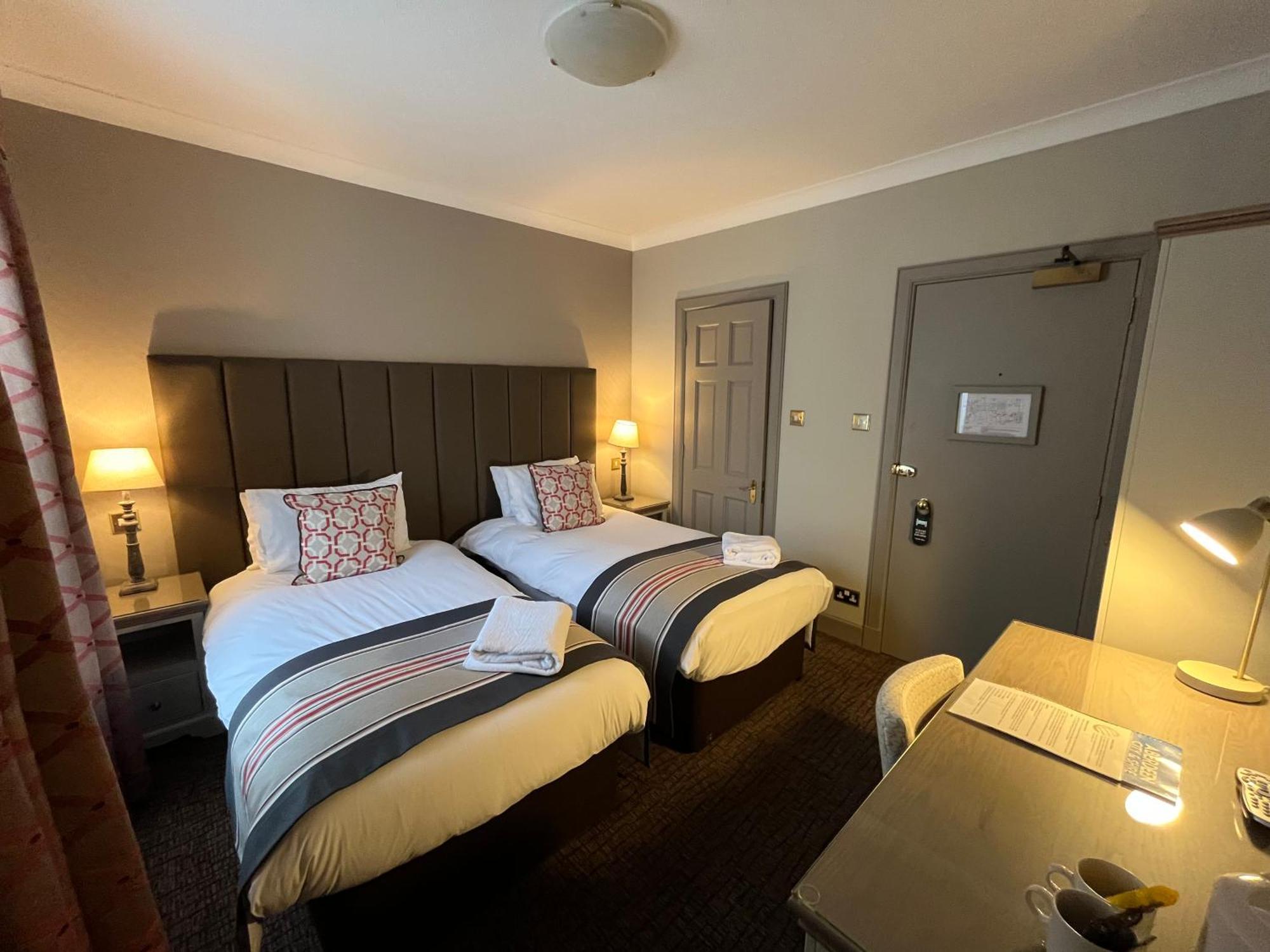 The Globe Inn Aberdeen Bagian luar foto