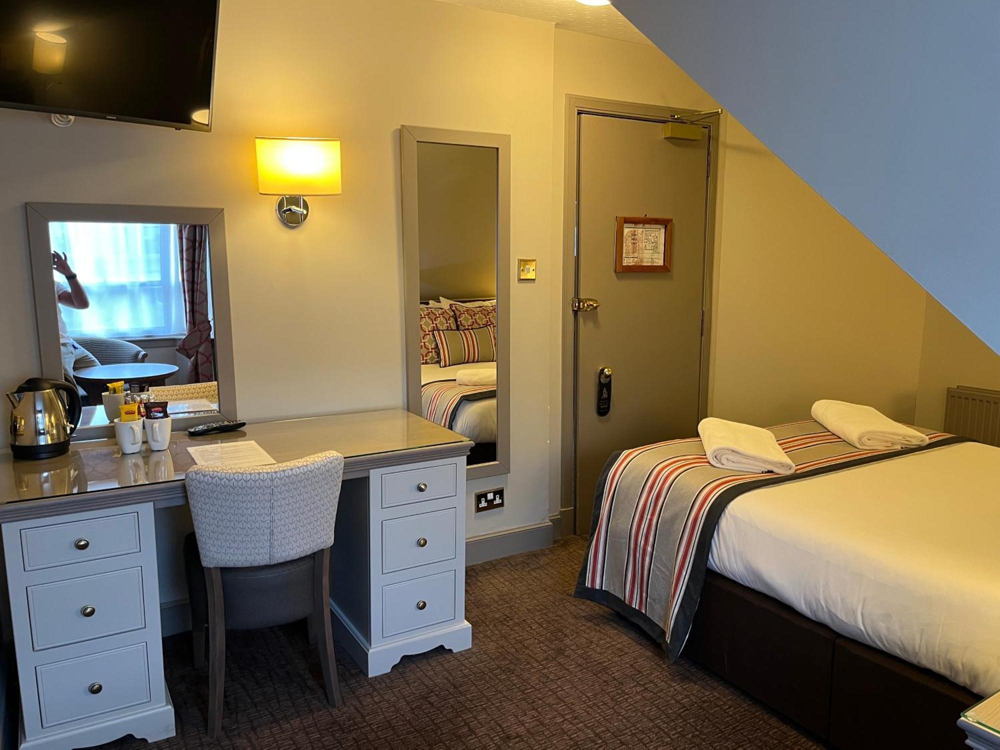 The Globe Inn Aberdeen Bagian luar foto