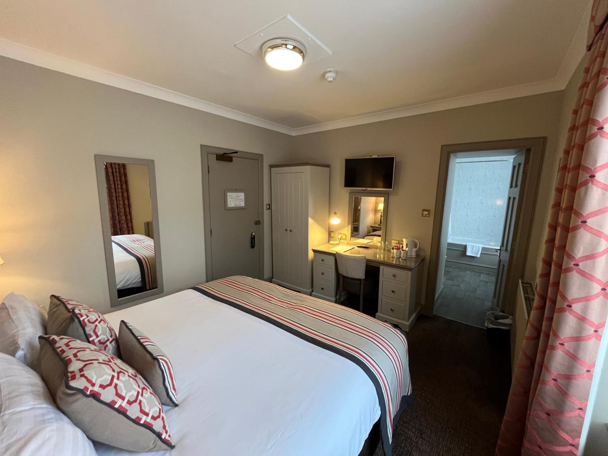 The Globe Inn Aberdeen Bagian luar foto